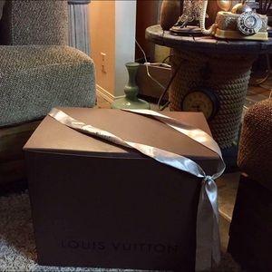 Meet your Posher, Izastar